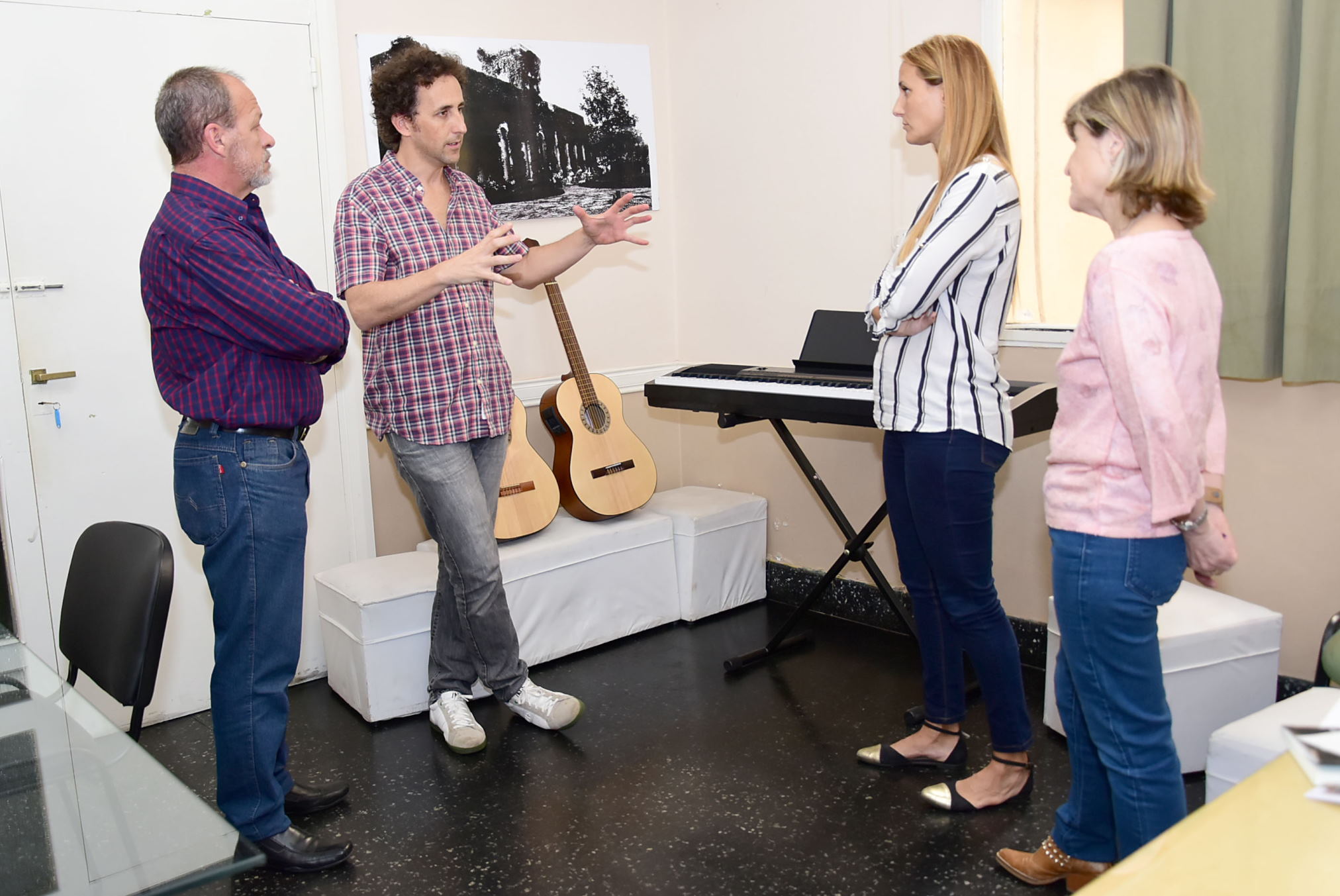 Entregan instrumentos a escuela municipal de Concordia