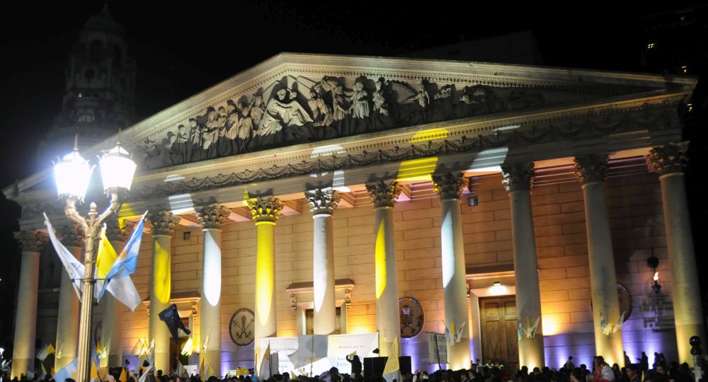 Este 24/11 se viene la tercera edición de la Noche de los Templos