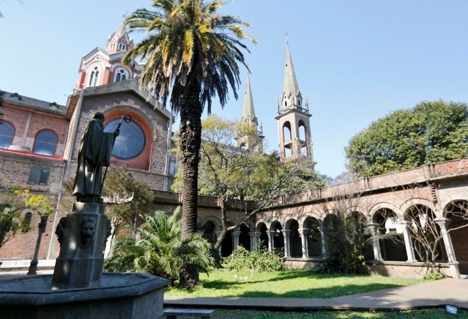 Cierra La Abadía en Belgrano por falta de recursos