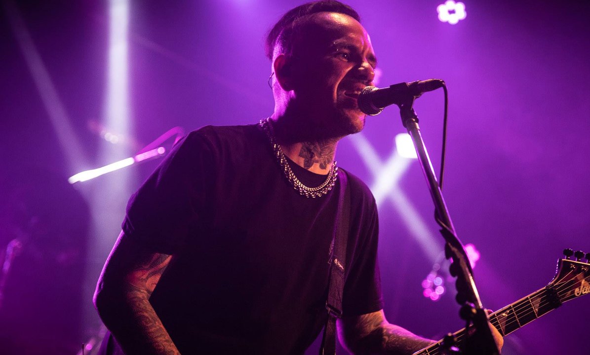 Andrés Giménez en un recital de rock 100% argentino