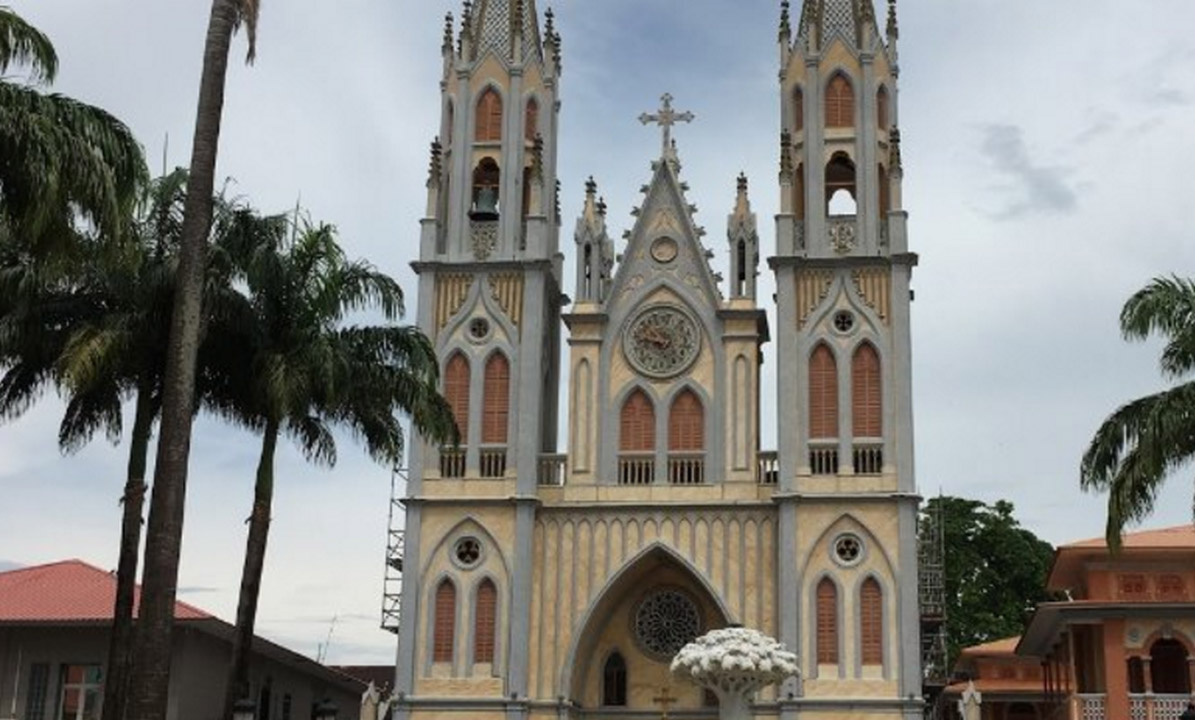 Incendio de la Catedral de Malabo acabó con tesoro arquitectónico