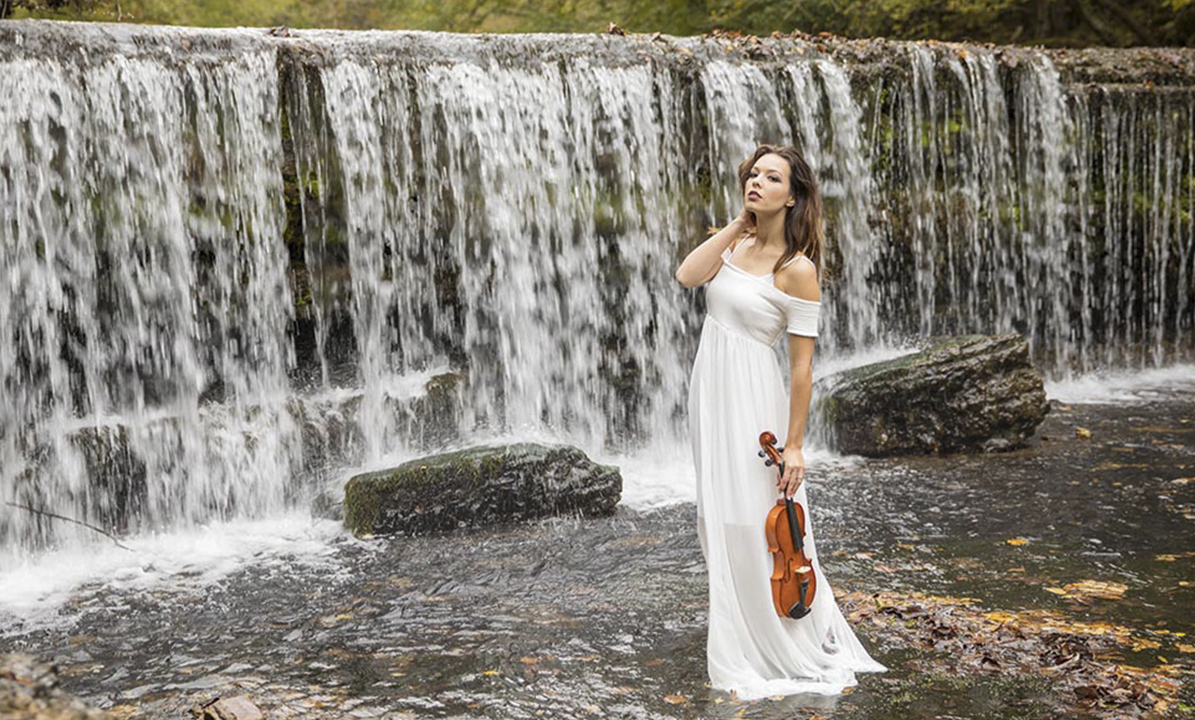 La violinista estadounidense Lauren Conklin sueña con tocar en Venezuela