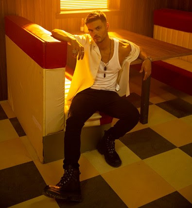 Abraham Mateo presenta sensual y atrevida fusión pop-urbana «Repetíamos»