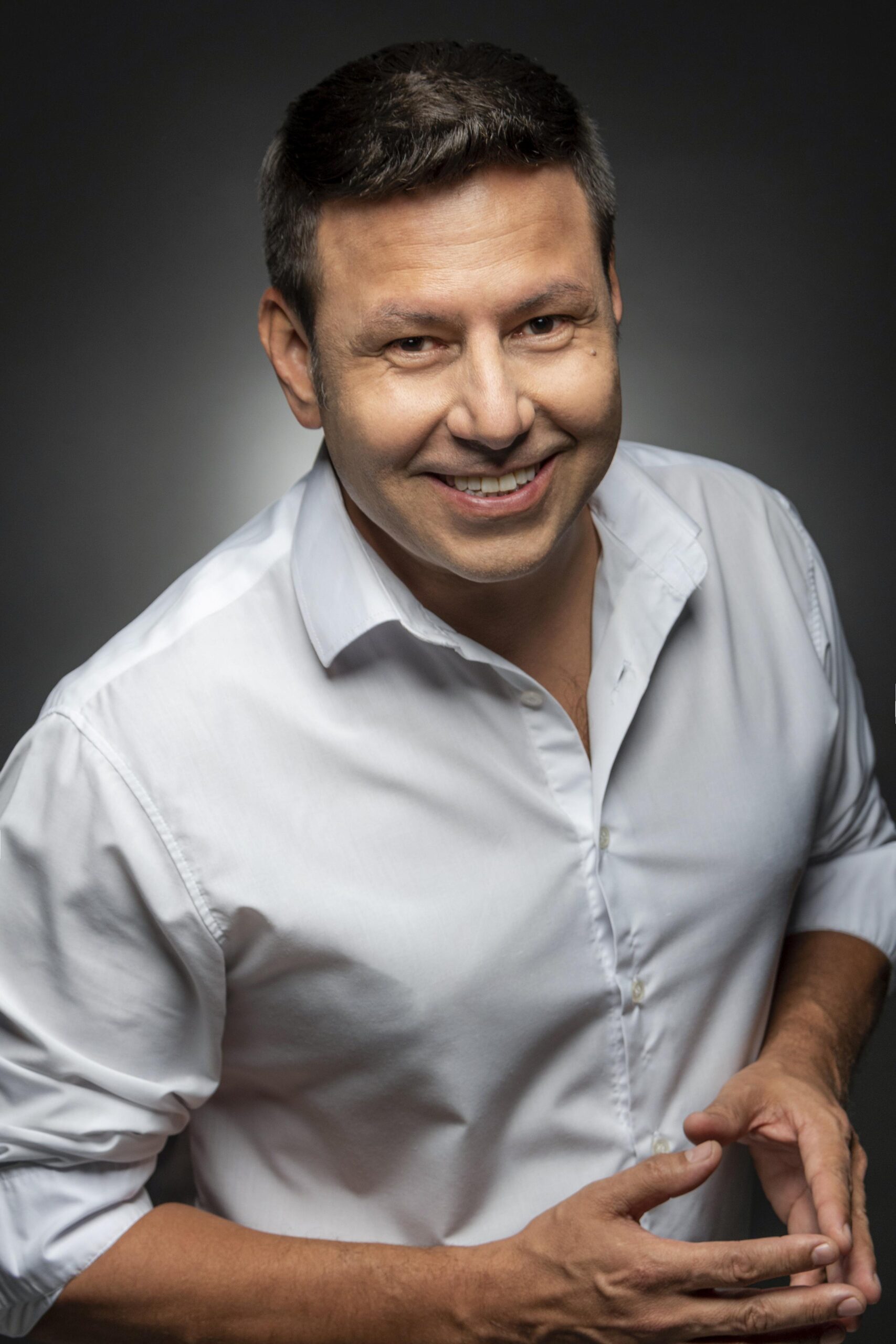 Rómulo Hidalgo explora la gastronomía nacional a fondo