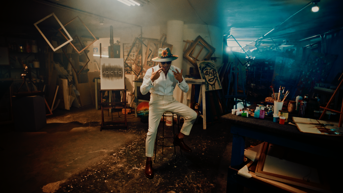 Omar Acedo se confiesa ‘Adicto’ en su nuevo tema promocional
