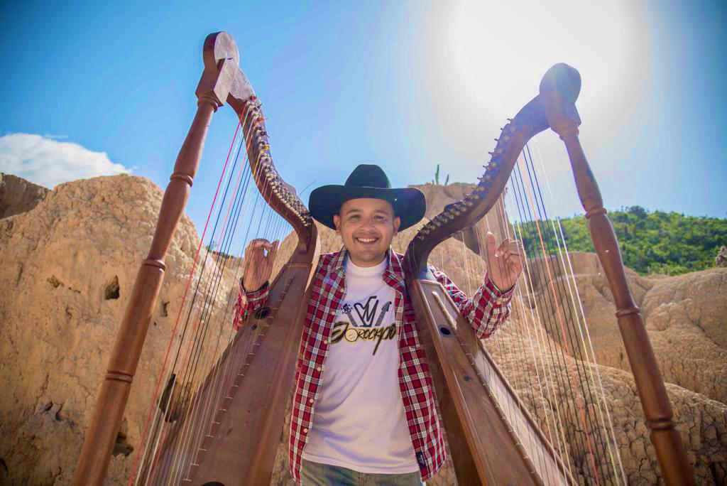 Arpista Alex Martínez consigue tres nominaciones a los Pepsi Music 2022