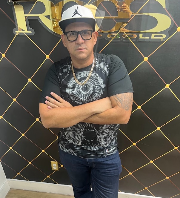 Roberto Espinoza diseña joyas únicas para las más importantes personalidades de Miami
