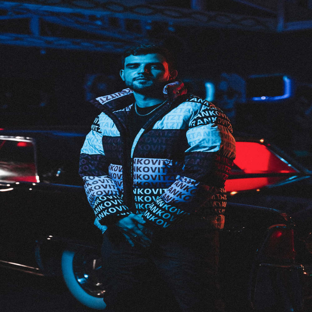 “Playa sola” de OMG llega al millón de reproducciones en Spotify