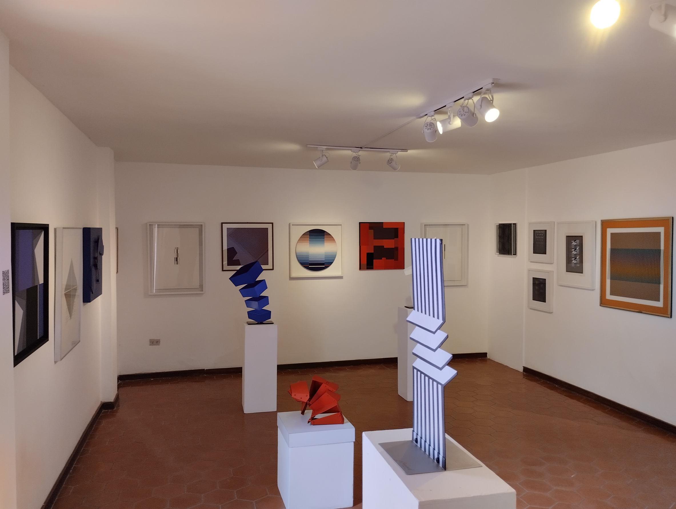 Obras de 35 artistas contemporáneos se exhiben en la galería ImpulsArte