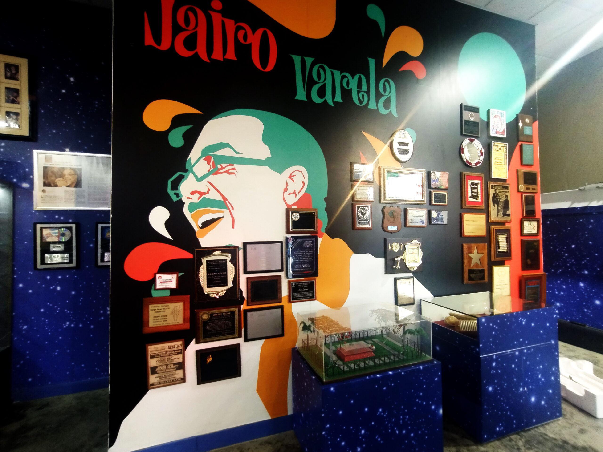 «Tocando el cielo con las manos», la expo en el Museo Jairo Valera de Cali.