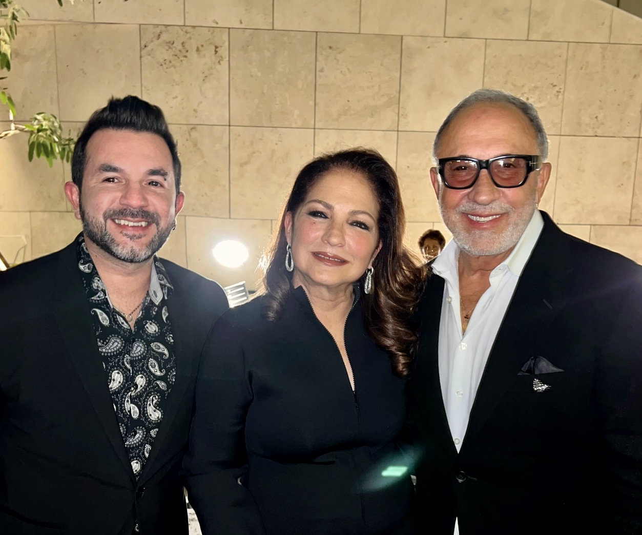 Pedro Carrero brilla en el musical “On Your Feet” sobre la vida de Gloria y Emilio Estefan