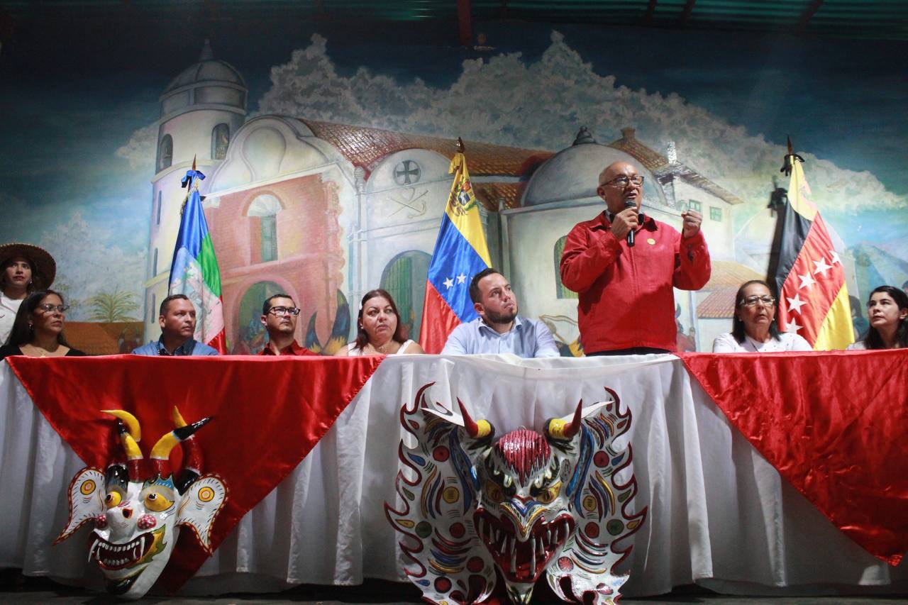 Autoridades mirandinas rinden homenaje a la diablada yarense